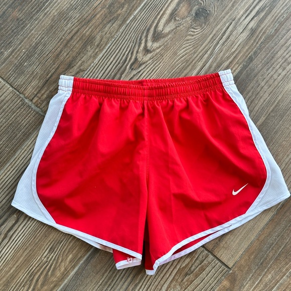Nike Girl Kids Red and White Sports Shorts - Picture 2 of 7